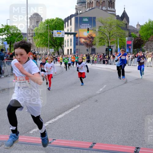 25.04.2026 - Das Zehntel Tim E. http://msf.ph/oto/9568361 25.04.2026 08:53:14 Ziel 1041, 1174, 1187, 1195, 1202, 1207, 1240, 1247, 1265, 1315, 1320, 1420, 1429, 1516, 1695, 1708, 1711, 1817, 2120, 2221, 2279, 2303, 2322, 2332, 2335, 2461, 2865, 2868, 3231, 3253, 3416, 3583, 3618 meine-sportfotos.de