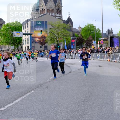 25.04.2026 - Das Zehntel Tim E. http://msf.ph/oto/9568366 25.04.2026 08:53:16 Ziel 1041, 1187, 1195, 1202, 1207, 1247, 1265, 1315, 1320, 1356, 1420, 1516, 1695, 1708, 1711, 1817, 2120, 2221, 2279, 2322, 2332, 2335, 2461, 2865, 2868, 3231, 3253, 3307, 3416, 3501, 3539, 3583, 3618 meine-sportfotos.de