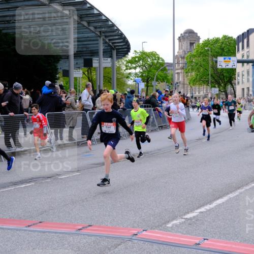 25.04.2026 - Das Zehntel Tim E. http://msf.ph/oto/9568398 25.04.2026 08:53:24 Ziel 1180, 1207, 1248, 1260, 1298, 1315, 1320, 1356, 1516, 1569, 1574, 1899, 2052, 2079, 2118, 2277, 2316, 2332, 2335, 2442, 2469, 2496, 2524, 2681, 2727, 2825, 2865, 2897, 3090, 3298, 3307, 3308, 3501, 3539, 3988, 4031 meine-sportfotos.de