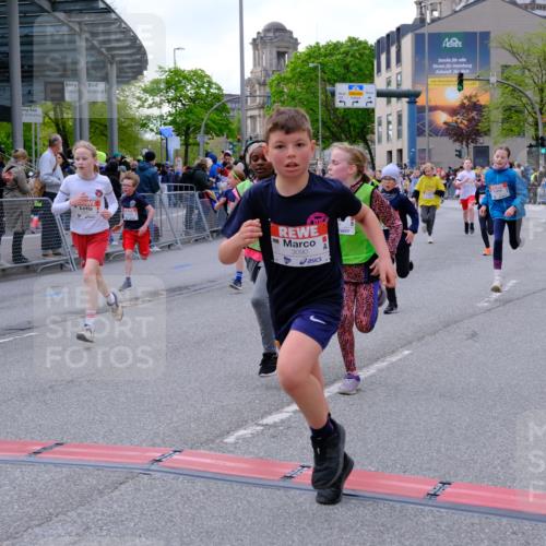 25.04.2026 - Das Zehntel Tim E. http://msf.ph/oto/9568403 25.04.2026 08:53:26 Ziel 1180, 1248, 1260, 1298, 1356, 1569, 1574, 1728, 1899, 2052, 2055, 2064, 2079, 2118, 2277, 2316, 2442, 2469, 2496, 2524, 2681, 2727, 2824, 2825, 2897, 3090, 3298, 3307, 3308, 3501, 3539, 3988, 4031 meine-sportfotos.de