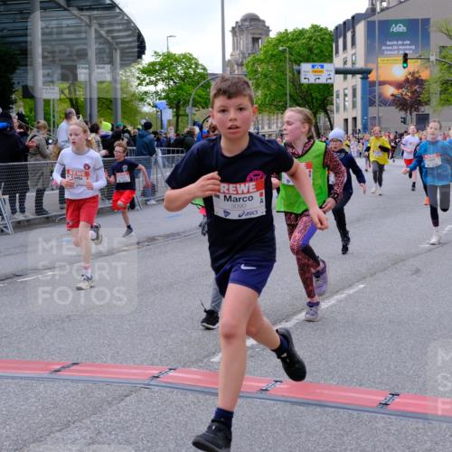 25.04.2026 - Das Zehntel Tim E. http://msf.ph/oto/9568404 25.04.2026 08:53:26 Ziel 1180, 1248, 1260, 1298, 1356, 1569, 1574, 1728, 1899, 2052, 2055, 2064, 2079, 2118, 2277, 2316, 2442, 2469, 2496, 2524, 2681, 2727, 2824, 2825, 2897, 3090, 3298, 3307, 3308, 3501, 3539, 3988, 4031 meine-sportfotos.de