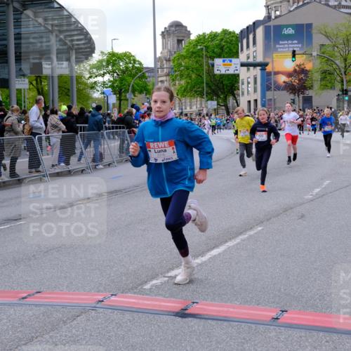 25.04.2026 - Das Zehntel Tim E. http://msf.ph/oto/9568411 25.04.2026 08:53:27 Ziel 1180, 1248, 1260, 1298, 1356, 1569, 1574, 1700, 1728, 1899, 2051, 2052, 2055, 2064, 2067, 2079, 2118, 2277, 2316, 2442, 2469, 2496, 2524, 2681, 2727, 2824, 2825, 2897, 3090, 3298, 3307, 3308, 3501, 3539, 3988, 4031 meine-sportfotos.de