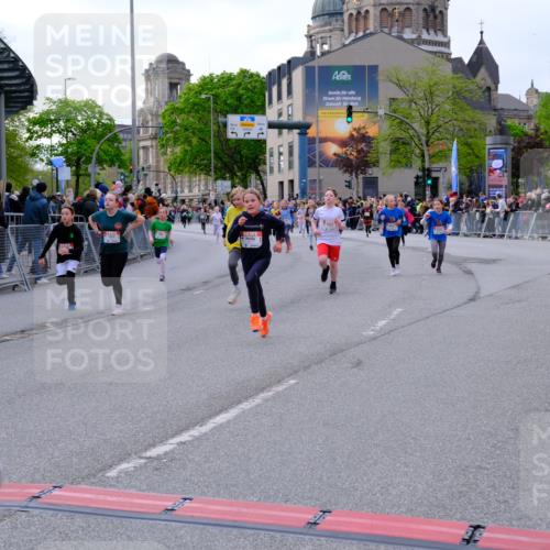 25.04.2026 - Das Zehntel Tim E. http://msf.ph/oto/9568413 25.04.2026 08:53:28 Ziel 1053, 1180, 1248, 1260, 1298, 1569, 1574, 1700, 1728, 1899, 2051, 2052, 2055, 2064, 2067, 2079, 2118, 2277, 2316, 2442, 2469, 2496, 2524, 2681, 2727, 2824, 2825, 2897, 3090, 3298, 3308, 3501, 3539, 3988, 4031 meine-sportfotos.de