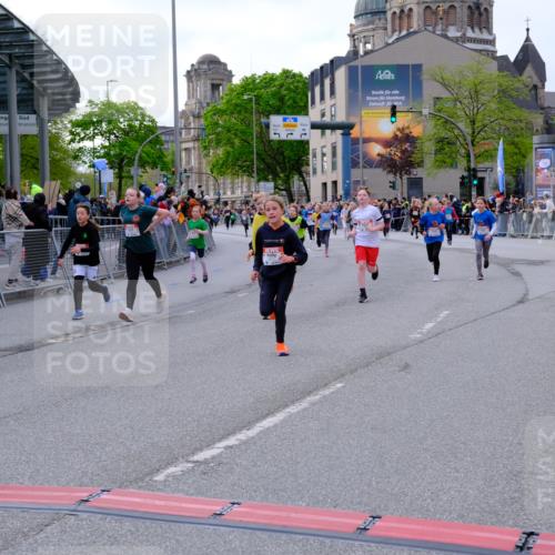 25.04.2026 - Das Zehntel Tim E. http://msf.ph/oto/9568415 25.04.2026 08:53:28 Ziel 1053, 1180, 1248, 1260, 1298, 1569, 1574, 1700, 1728, 1899, 2051, 2052, 2055, 2064, 2067, 2079, 2118, 2277, 2316, 2442, 2469, 2496, 2524, 2681, 2727, 2824, 2825, 2897, 3090, 3298, 3308, 3501, 3539, 3988, 4031 meine-sportfotos.de
