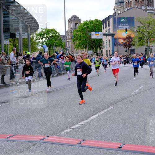 25.04.2026 - Das Zehntel Tim E. http://msf.ph/oto/9568418 25.04.2026 08:53:28 Ziel 1053, 1180, 1248, 1260, 1298, 1569, 1574, 1700, 1728, 1899, 2051, 2052, 2055, 2064, 2067, 2079, 2118, 2277, 2316, 2442, 2469, 2496, 2524, 2681, 2727, 2824, 2825, 2897, 3090, 3298, 3308, 3501, 3539, 3988, 4031 meine-sportfotos.de