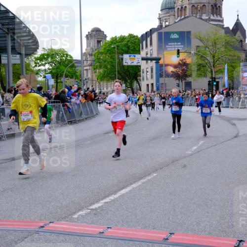 25.04.2026 - Das Zehntel Tim E. http://msf.ph/oto/9568426 25.04.2026 08:53:29 Ziel 1053, 1180, 1248, 1260, 1298, 1569, 1574, 1700, 1728, 1899, 2051, 2052, 2055, 2064, 2067, 2079, 2118, 2277, 2316, 2442, 2469, 2496, 2524, 2681, 2727, 2824, 2825, 2897, 3090, 3243, 3298, 3308, 3988, 4031 meine-sportfotos.de