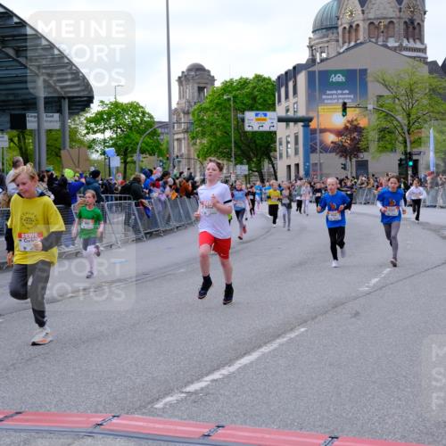 25.04.2026 - Das Zehntel Tim E. http://msf.ph/oto/9568428 25.04.2026 08:53:30 Ziel 1053, 1248, 1260, 1298, 1574, 1700, 1728, 1881, 1899, 2051, 2052, 2055, 2064, 2067, 2079, 2156, 2277, 2316, 2496, 2524, 2681, 2727, 2768, 2824, 2825, 2897, 3090, 3243, 3298, 3308, 3562, 3988, 4031 meine-sportfotos.de