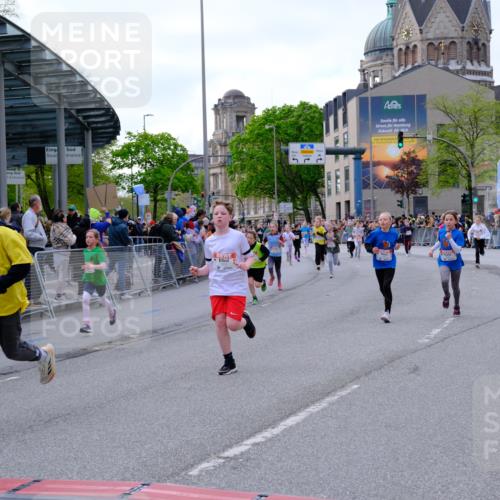 25.04.2026 - Das Zehntel Tim E. http://msf.ph/oto/9568430 25.04.2026 08:53:30 Ziel 1053, 1248, 1260, 1298, 1574, 1700, 1728, 1881, 1899, 2051, 2052, 2055, 2064, 2067, 2079, 2156, 2277, 2316, 2496, 2524, 2681, 2727, 2768, 2824, 2825, 2897, 3090, 3243, 3298, 3308, 3562, 3988, 4031 meine-sportfotos.de