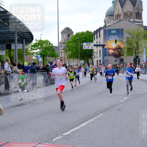 25.04.2026 - Das Zehntel Tim E. http://msf.ph/oto/9568431 25.04.2026 08:53:30 Ziel 1053, 1248, 1260, 1298, 1574, 1700, 1728, 1881, 1899, 2051, 2052, 2055, 2064, 2067, 2079, 2156, 2277, 2316, 2496, 2524, 2681, 2727, 2768, 2824, 2825, 2897, 3090, 3243, 3298, 3308, 3562, 3988, 4031 meine-sportfotos.de