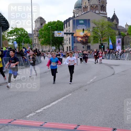25.04.2026 - Das Zehntel Tim E. http://msf.ph/oto/9568439 25.04.2026 08:53:34 Ziel 1049, 1053, 1248, 1260, 1700, 1728, 1881, 2051, 2055, 2064, 2067, 2156, 2277, 2316, 2768, 2824, 3243, 3562, 3988 meine-sportfotos.de