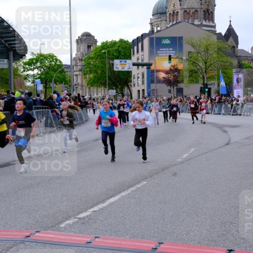 25.04.2026 - Das Zehntel Tim E. http://msf.ph/oto/9568440 25.04.2026 08:53:34 Ziel 1049, 1053, 1248, 1260, 1700, 1728, 1881, 2051, 2055, 2064, 2067, 2156, 2277, 2316, 2768, 2824, 3243, 3562, 3988 meine-sportfotos.de