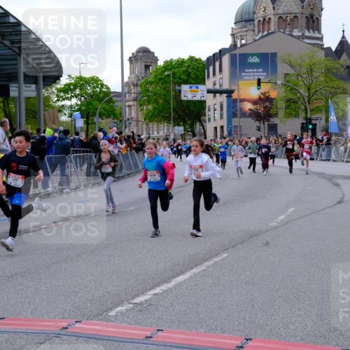 25.04.2026 - Das Zehntel Tim E. http://msf.ph/oto/9568442 25.04.2026 08:53:34 Ziel 1049, 1053, 1248, 1260, 1700, 1728, 1881, 2051, 2055, 2064, 2067, 2156, 2277, 2316, 2768, 2824, 3243, 3562, 3988 meine-sportfotos.de