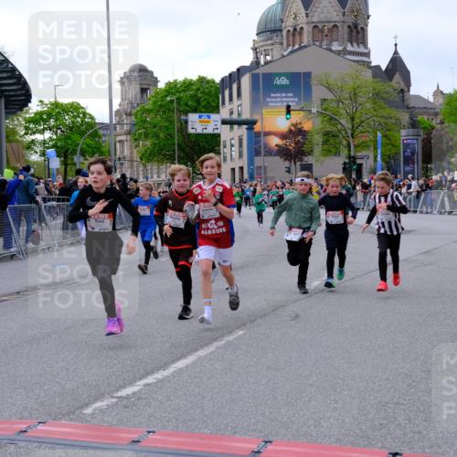 25.04.2026 - Das Zehntel Tim E. http://msf.ph/oto/9568450 25.04.2026 08:53:40 Ziel 1049, 1053, 1323, 1766, 1768, 1773, 1881, 2004, 2011, 2017, 2019, 2025, 2156, 2768, 2912, 3183, 3243, 3562, 3578, 3677, 3834, 3836, 3845, 3852 meine-sportfotos.de