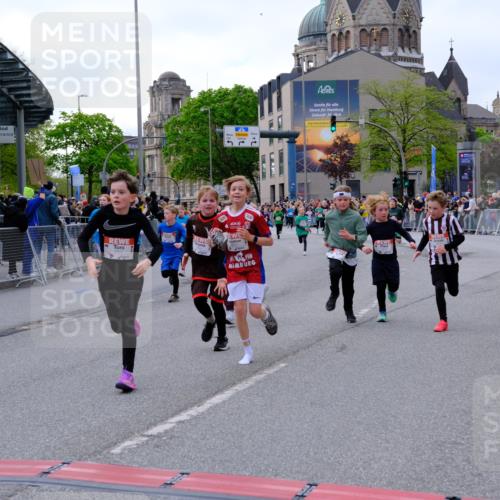 25.04.2026 - Das Zehntel Tim E. http://msf.ph/oto/9568451 25.04.2026 08:53:40 Ziel 1049, 1053, 1323, 1766, 1768, 1773, 1881, 2004, 2011, 2017, 2019, 2025, 2156, 2768, 2912, 3183, 3243, 3562, 3578, 3677, 3834, 3836, 3845, 3852 meine-sportfotos.de