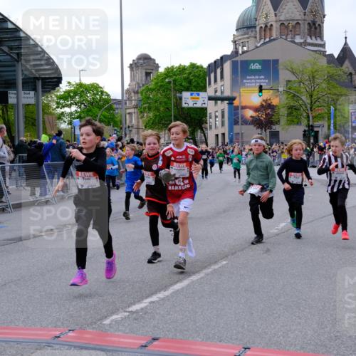 25.04.2026 - Das Zehntel Tim E. http://msf.ph/oto/9568453 25.04.2026 08:53:40 Ziel 1049, 1053, 1323, 1766, 1768, 1773, 1881, 2004, 2011, 2017, 2019, 2025, 2156, 2768, 2912, 3183, 3243, 3562, 3578, 3677, 3834, 3836, 3845, 3852 meine-sportfotos.de