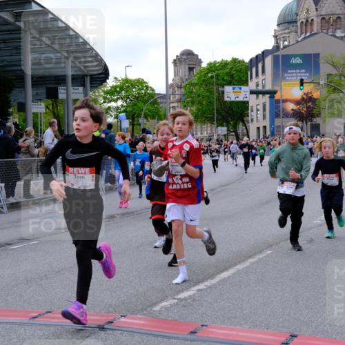 25.04.2026 - Das Zehntel Tim E. http://msf.ph/oto/9568457 25.04.2026 08:53:41 Ziel 1049, 1323, 1766, 1768, 1773, 1881, 2004, 2011, 2017, 2019, 2025, 2156, 2411, 2768, 2912, 3183, 3243, 3562, 3578, 3677, 3834, 3836, 3845, 3852 meine-sportfotos.de