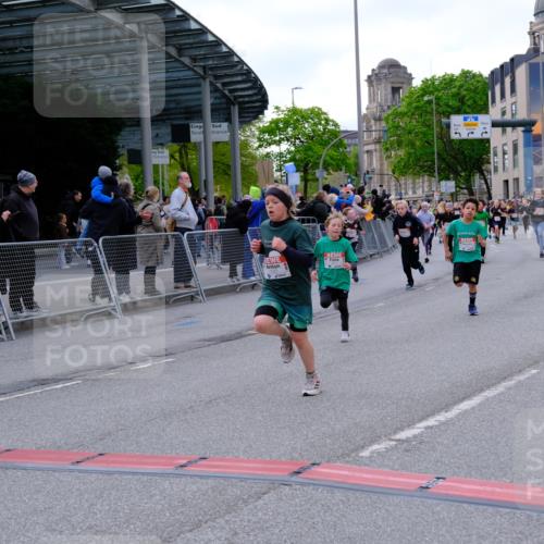 25.04.2026 - Das Zehntel Tim E. http://msf.ph/oto/9568462 25.04.2026 08:53:45 Ziel 1323, 1707, 1766, 1768, 1773, 2004, 2011, 2016, 2017, 2019, 2025, 2031, 2404, 2411, 2912, 3183, 3312, 3413, 3426, 3433, 3578, 3632, 3677, 3834, 3836, 3845, 3852 meine-sportfotos.de