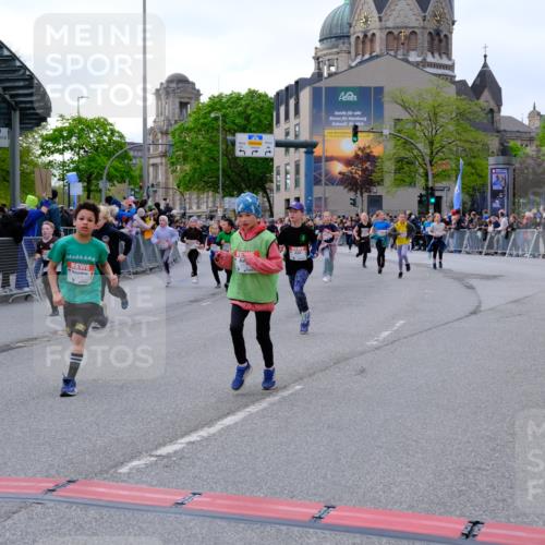 25.04.2026 - Das Zehntel Tim E. http://msf.ph/oto/9568466 25.04.2026 08:53:46 Ziel 1323, 1693, 1707, 1766, 1768, 1773, 2004, 2011, 2016, 2017, 2019, 2025, 2031, 2404, 2411, 2481, 2912, 3183, 3312, 3413, 3426, 3433, 3578, 3632, 3634, 3677, 3834, 3836, 3845, 3852 meine-sportfotos.de