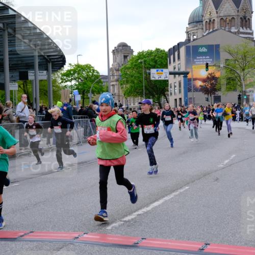 25.04.2026 - Das Zehntel Tim E. http://msf.ph/oto/9568473 25.04.2026 08:53:47 Ziel 1323, 1693, 1707, 1766, 1768, 1773, 2004, 2011, 2016, 2017, 2019, 2025, 2031, 2404, 2411, 2481, 2912, 2954, 3183, 3312, 3413, 3426, 3433, 3578, 3629, 3632, 3634, 3677, 3834, 3836, 3845, 3852 meine-sportfotos.de