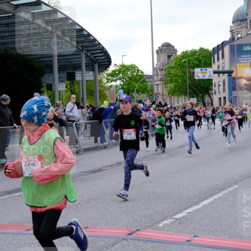 25.04.2026 - Das Zehntel Tim E. http://msf.ph/oto/9568475 25.04.2026 08:53:48 Ziel 1323, 1693, 1707, 1766, 1768, 1773, 2004, 2011, 2016, 2017, 2019, 2025, 2031, 2404, 2411, 2481, 2912, 2954, 3015, 3183, 3312, 3413, 3426, 3433, 3578, 3629, 3632, 3634, 3834, 3845, 3852 meine-sportfotos.de