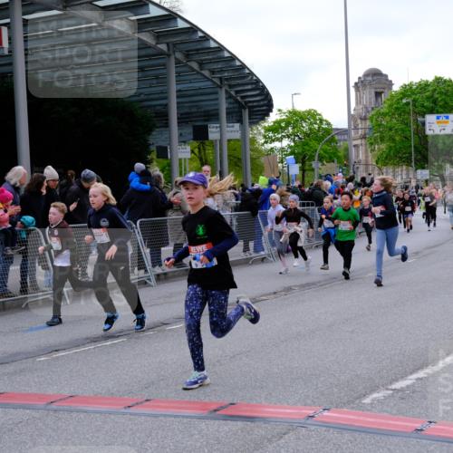 25.04.2026 - Das Zehntel Tim E. http://msf.ph/oto/9568479 25.04.2026 08:53:48 Ziel 1323, 1693, 1707, 1766, 1768, 1773, 2004, 2011, 2016, 2017, 2019, 2025, 2031, 2404, 2411, 2481, 2912, 2954, 3015, 3183, 3312, 3413, 3426, 3433, 3578, 3629, 3632, 3634, 3834, 3845, 3852 meine-sportfotos.de
