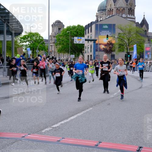 25.04.2026 - Das Zehntel Tim E. http://msf.ph/oto/9568492 25.04.2026 08:53:52 Ziel 1323, 1693, 1707, 1783, 1784, 1790, 1796, 2016, 2031, 2208, 2404, 2411, 2481, 2944, 2954, 3015, 3039, 3046, 3109, 3119, 3192, 3312, 3392, 3413, 3426, 3433, 3629, 3632, 3634, 3667, 3669, 3676 meine-sportfotos.de
