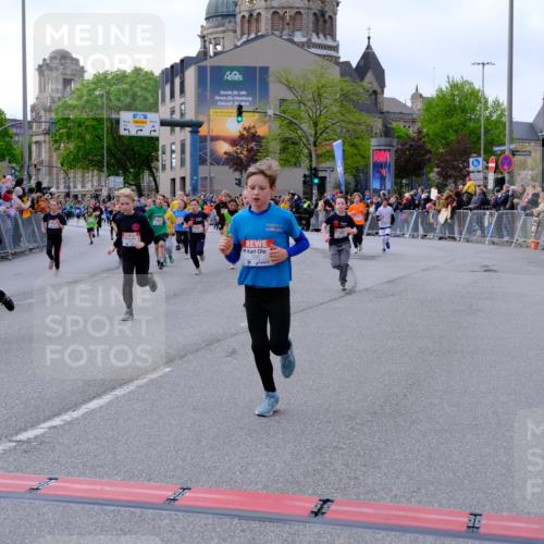 25.04.2026 - Das Zehntel Tim E. http://msf.ph/oto/9568517 25.04.2026 08:53:56 Ziel 1048, 1693, 1783, 1784, 1790, 1796, 1830, 1841, 1842, 2016, 2031, 2208, 2422, 2481, 2944, 2954, 3015, 3039, 3046, 3077, 3082, 3083, 3109, 3119, 3142, 3172, 3192, 3392, 3413, 3426, 3433, 3629, 3632, 3634, 3667, 3669, 3676, 3719, 3840 meine-sportfotos.de