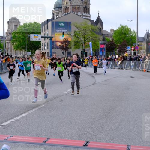 25.04.2026 - Das Zehntel Tim E. http://msf.ph/oto/9568521 25.04.2026 08:53:57 Ziel 1048, 1693, 1783, 1784, 1790, 1796, 1830, 1841, 1842, 2208, 2422, 2481, 2801, 2944, 2954, 3015, 3039, 3046, 3077, 3082, 3083, 3109, 3119, 3142, 3172, 3192, 3392, 3413, 3426, 3433, 3629, 3632, 3634, 3667, 3669, 3676, 3719, 3840 meine-sportfotos.de
