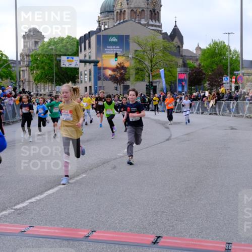 25.04.2026 - Das Zehntel Tim E. http://msf.ph/oto/9568522 25.04.2026 08:53:57 Ziel 1048, 1693, 1783, 1784, 1790, 1796, 1830, 1841, 1842, 2208, 2422, 2481, 2801, 2944, 2954, 3015, 3039, 3046, 3077, 3082, 3083, 3109, 3119, 3142, 3172, 3192, 3392, 3413, 3426, 3433, 3629, 3632, 3634, 3667, 3669, 3676, 3719, 3840 meine-sportfotos.de