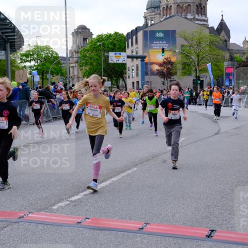 25.04.2026 - Das Zehntel Tim E. http://msf.ph/oto/9568525 25.04.2026 08:53:58 Ziel 1048, 1693, 1783, 1784, 1790, 1796, 1830, 1841, 1842, 2208, 2422, 2481, 2801, 2944, 2954, 3015, 3039, 3046, 3077, 3082, 3083, 3109, 3119, 3142, 3172, 3192, 3392, 3537, 3589, 3629, 3634, 3667, 3669, 3676, 3719, 3840, 3842 meine-sportfotos.de