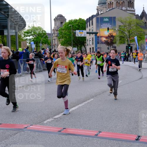25.04.2026 - Das Zehntel Tim E. http://msf.ph/oto/9568526 25.04.2026 08:53:58 Ziel 1048, 1693, 1783, 1784, 1790, 1796, 1830, 1841, 1842, 2208, 2422, 2481, 2801, 2944, 2954, 3015, 3039, 3046, 3077, 3082, 3083, 3109, 3119, 3142, 3172, 3192, 3392, 3537, 3589, 3629, 3634, 3667, 3669, 3676, 3719, 3840, 3842 meine-sportfotos.de