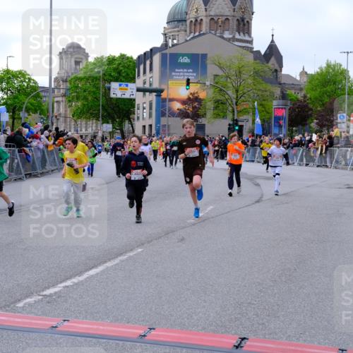 25.04.2026 - Das Zehntel Tim E. http://msf.ph/oto/9568534 25.04.2026 08:54:00 Ziel 1048, 1783, 1784, 1790, 1796, 1830, 1841, 1842, 2208, 2422, 2770, 2801, 2944, 3015, 3039, 3046, 3077, 3082, 3083, 3109, 3119, 3142, 3172, 3192, 3392, 3537, 3589, 3667, 3669, 3676, 3719, 3840, 3842 meine-sportfotos.de