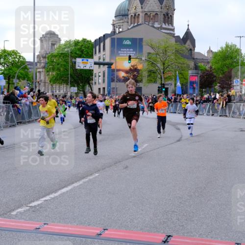 25.04.2026 - Das Zehntel Tim E. http://msf.ph/oto/9568535 25.04.2026 08:54:00 Ziel 1048, 1783, 1784, 1790, 1796, 1830, 1841, 1842, 2208, 2422, 2770, 2801, 2944, 3015, 3039, 3046, 3077, 3082, 3083, 3109, 3119, 3142, 3172, 3192, 3392, 3537, 3589, 3667, 3669, 3676, 3719, 3840, 3842 meine-sportfotos.de