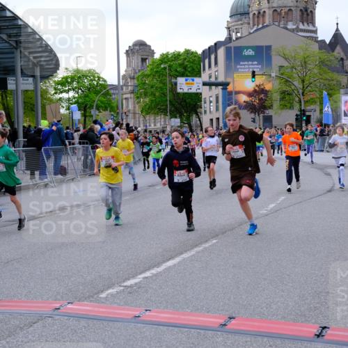 25.04.2026 - Das Zehntel Tim E. http://msf.ph/oto/9568540 25.04.2026 08:54:00 Ziel 1048, 1783, 1784, 1790, 1796, 1830, 1841, 1842, 2208, 2422, 2770, 2801, 2944, 3015, 3039, 3046, 3077, 3082, 3083, 3109, 3119, 3142, 3172, 3192, 3392, 3537, 3589, 3667, 3669, 3676, 3719, 3840, 3842 meine-sportfotos.de