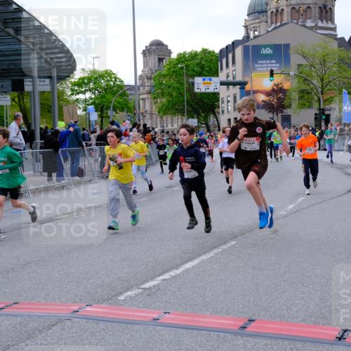 25.04.2026 - Das Zehntel Tim E. http://msf.ph/oto/9568541 25.04.2026 08:54:00 Ziel 1048, 1783, 1784, 1790, 1796, 1830, 1841, 1842, 2208, 2422, 2770, 2801, 2944, 3015, 3039, 3046, 3077, 3082, 3083, 3109, 3119, 3142, 3172, 3192, 3392, 3537, 3589, 3667, 3669, 3676, 3719, 3840, 3842 meine-sportfotos.de