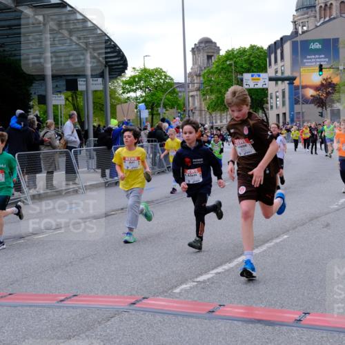 25.04.2026 - Das Zehntel Tim E. http://msf.ph/oto/9568545 25.04.2026 08:54:01 Ziel 1048, 1407, 1653, 1783, 1784, 1790, 1796, 1830, 1841, 1842, 1985, 2208, 2422, 2770, 2801, 2944, 3039, 3046, 3077, 3082, 3083, 3109, 3119, 3142, 3172, 3192, 3392, 3537, 3589, 3667, 3669, 3676, 3719, 3840, 3842 meine-sportfotos.de