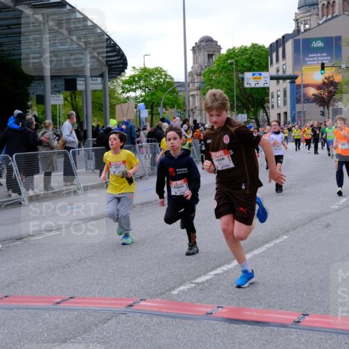25.04.2026 - Das Zehntel Tim E. http://msf.ph/oto/9568546 25.04.2026 08:54:01 Ziel 1048, 1407, 1653, 1783, 1784, 1790, 1796, 1830, 1841, 1842, 1985, 2208, 2422, 2770, 2801, 2944, 3039, 3046, 3077, 3082, 3083, 3109, 3119, 3142, 3172, 3192, 3392, 3537, 3589, 3667, 3669, 3676, 3719, 3840, 3842 meine-sportfotos.de