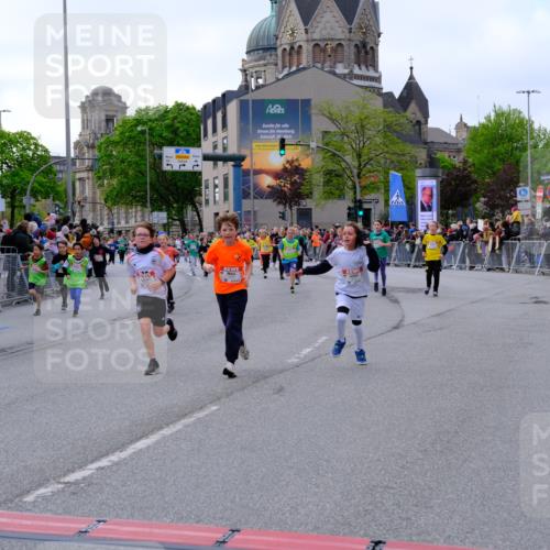 25.04.2026 - Das Zehntel Tim E. http://msf.ph/oto/9568549 25.04.2026 08:54:02 Ziel 1048, 1407, 1438, 1653, 1796, 1830, 1841, 1842, 1985, 2422, 2521, 2770, 2801, 2944, 3039, 3046, 3077, 3082, 3083, 3088, 3109, 3119, 3142, 3172, 3192, 3217, 3392, 3537, 3589, 3676, 3719, 3840, 3842, 3990 meine-sportfotos.de
