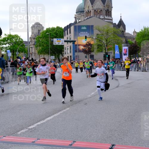 25.04.2026 - Das Zehntel Tim E. http://msf.ph/oto/9568551 25.04.2026 08:54:02 Ziel 1048, 1407, 1438, 1653, 1796, 1830, 1841, 1842, 1985, 2422, 2521, 2770, 2801, 2944, 3039, 3046, 3077, 3082, 3083, 3088, 3109, 3119, 3142, 3172, 3192, 3217, 3392, 3537, 3589, 3676, 3719, 3840, 3842, 3990 meine-sportfotos.de