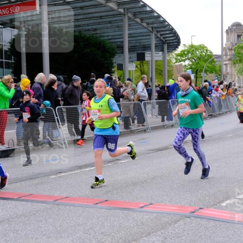 25.04.2026 - Das Zehntel Tim E. http://msf.ph/oto/9568566 25.04.2026 08:54:06 Ziel 1048, 1407, 1438, 1653, 1772, 1787, 1830, 1841, 1872, 1985, 1997, 2422, 2521, 2770, 2801, 3077, 3083, 3088, 3142, 3172, 3209, 3217, 3537, 3589, 3840, 3842, 3990, 4001, 4003 meine-sportfotos.de