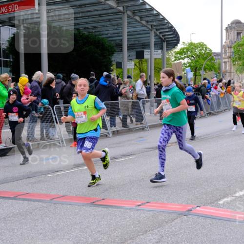 25.04.2026 - Das Zehntel Tim E. http://msf.ph/oto/9568567 25.04.2026 08:54:07 Ziel 1048, 1301, 1407, 1438, 1653, 1772, 1787, 1830, 1841, 1872, 1985, 1997, 2408, 2422, 2521, 2770, 2801, 3077, 3083, 3088, 3142, 3172, 3209, 3217, 3505, 3537, 3589, 3630, 3840, 3842, 3990, 4001, 4003 meine-sportfotos.de