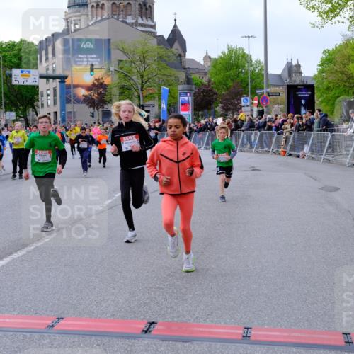 25.04.2026 - Das Zehntel Tim E. http://msf.ph/oto/9568586 25.04.2026 08:54:11 Ziel 1104, 1254, 1261, 1263, 1301, 1407, 1431, 1436, 1438, 1653, 1676, 1697, 1772, 1787, 1872, 1985, 1997, 2408, 2519, 2521, 2770, 3088, 3209, 3217, 3502, 3505, 3594, 3595, 3614, 3630, 3973, 3990, 4001, 4003 meine-sportfotos.de