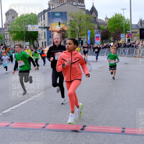 25.04.2026 - Das Zehntel Tim E. http://msf.ph/oto/9568590 25.04.2026 08:54:12 Ziel 1104, 1254, 1261, 1263, 1301, 1407, 1431, 1436, 1438, 1653, 1676, 1697, 1772, 1787, 1872, 1985, 1997, 2408, 2519, 2521, 2770, 2814, 3088, 3209, 3217, 3502, 3505, 3592, 3594, 3595, 3614, 3630, 3973, 3990, 4001, 4003 meine-sportfotos.de