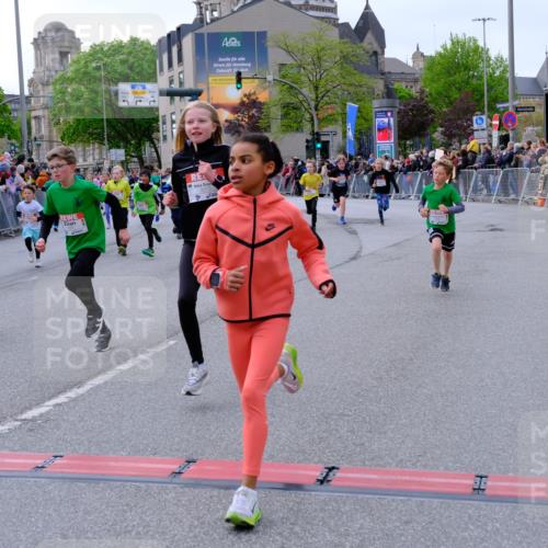 25.04.2026 - Das Zehntel Tim E. http://msf.ph/oto/9568591 25.04.2026 08:54:12 Ziel 1104, 1254, 1261, 1263, 1301, 1407, 1431, 1436, 1438, 1653, 1676, 1697, 1772, 1787, 1872, 1985, 1997, 2408, 2519, 2521, 2770, 2814, 3088, 3209, 3217, 3502, 3505, 3592, 3594, 3595, 3614, 3630, 3973, 3990, 4001, 4003 meine-sportfotos.de