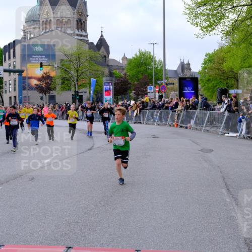 25.04.2026 - Das Zehntel Tim E. http://msf.ph/oto/9568593 25.04.2026 08:54:13 Ziel 1104, 1254, 1261, 1263, 1301, 1407, 1431, 1436, 1438, 1653, 1676, 1697, 1772, 1787, 1872, 1985, 1997, 2045, 2408, 2506, 2519, 2520, 2521, 2814, 2978, 3088, 3209, 3217, 3502, 3505, 3592, 3594, 3595, 3614, 3630, 3959, 3973, 3984, 3990, 4001, 4003 meine-sportfotos.de