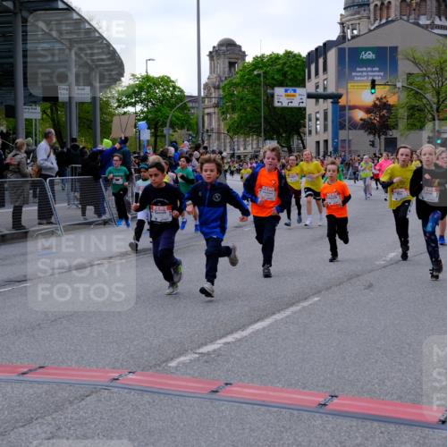 25.04.2026 - Das Zehntel Tim E. http://msf.ph/oto/9568601 25.04.2026 08:54:15 Ziel 1104, 1254, 1261, 1263, 1301, 1431, 1436, 1676, 1697, 1772, 1787, 1872, 1997, 2045, 2408, 2506, 2519, 2520, 2776, 2791, 2814, 2977, 2978, 3209, 3502, 3505, 3592, 3594, 3595, 3614, 3630, 3959, 3973, 3984, 4001, 4003 meine-sportfotos.de