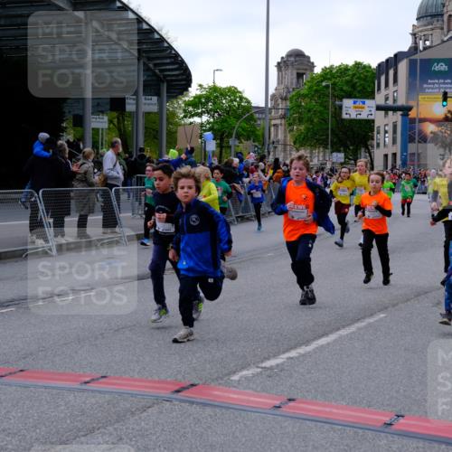 25.04.2026 - Das Zehntel Tim E. http://msf.ph/oto/9568605 25.04.2026 08:54:15 Ziel 1104, 1254, 1261, 1263, 1301, 1431, 1436, 1676, 1697, 1772, 1787, 1872, 1997, 2045, 2408, 2506, 2519, 2520, 2776, 2791, 2814, 2977, 2978, 3209, 3502, 3505, 3592, 3594, 3595, 3614, 3630, 3959, 3973, 3984, 4001, 4003 meine-sportfotos.de