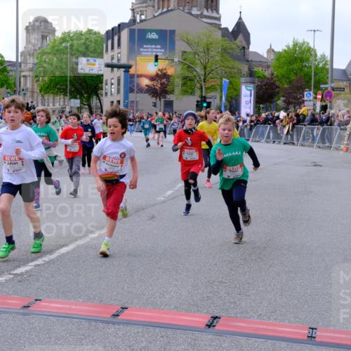 25.04.2026 - Das Zehntel Tim E. http://msf.ph/oto/9568626 25.04.2026 08:54:23 Ziel 1104, 1431, 1506, 1539, 1760, 1868, 1874, 2045, 2049, 2072, 2475, 2505, 2506, 2510, 2520, 2568, 2591, 2641, 2738, 2764, 2776, 2791, 2814, 2859, 2977, 2978, 3074, 3102, 3131, 3267, 3532, 3592, 3593, 3594, 3595, 3759, 3853, 3959, 3973, 3984 meine-sportfotos.de