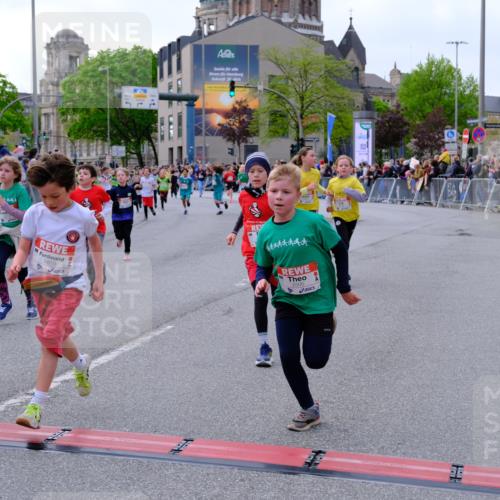 25.04.2026 - Das Zehntel Tim E. http://msf.ph/oto/9568631 25.04.2026 08:54:23 Ziel 1104, 1431, 1506, 1539, 1760, 1868, 1874, 2045, 2049, 2072, 2475, 2505, 2506, 2510, 2520, 2568, 2591, 2641, 2738, 2764, 2776, 2791, 2814, 2859, 2977, 2978, 3074, 3102, 3131, 3267, 3532, 3592, 3593, 3594, 3595, 3759, 3853, 3959, 3973, 3984 meine-sportfotos.de