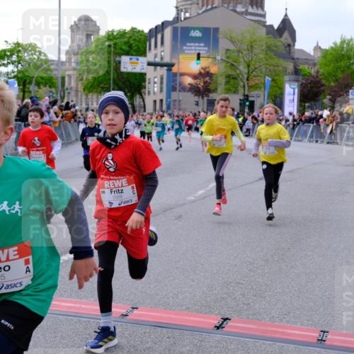 25.04.2026 - Das Zehntel Tim E. http://msf.ph/oto/9568633 25.04.2026 08:54:24 Ziel 1374, 1506, 1539, 1760, 1868, 1874, 2045, 2049, 2072, 2264, 2298, 2475, 2505, 2506, 2510, 2520, 2568, 2591, 2641, 2738, 2764, 2776, 2791, 2814, 2859, 2977, 2978, 3074, 3102, 3131, 3267, 3532, 3592, 3593, 3759, 3853, 3959, 3984 meine-sportfotos.de
